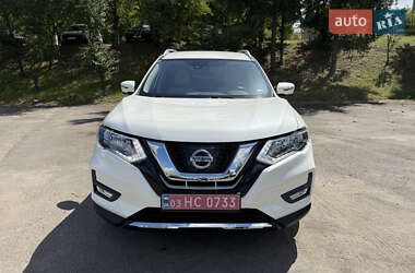 Внедорожник / Кроссовер Nissan Rogue 2018 в 