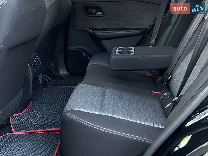 Позашляховик / Кросовер Nissan Rogue 2021 в Миколаєві