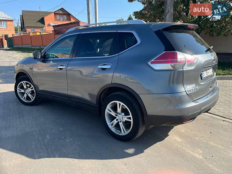 Внедорожник / Кроссовер Nissan Rogue 2016 в Полтаве