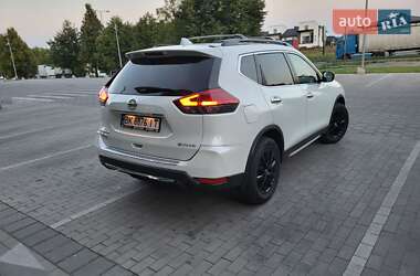 Внедорожник / Кроссовер Nissan Rogue 2017 в Ровно