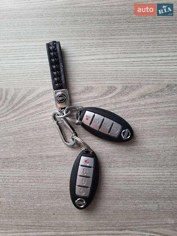 Внедорожник / Кроссовер Nissan Rogue 2017 в Ровно