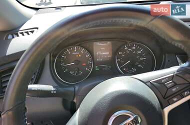 Внедорожник / Кроссовер Nissan Rogue 2017 в Ровно