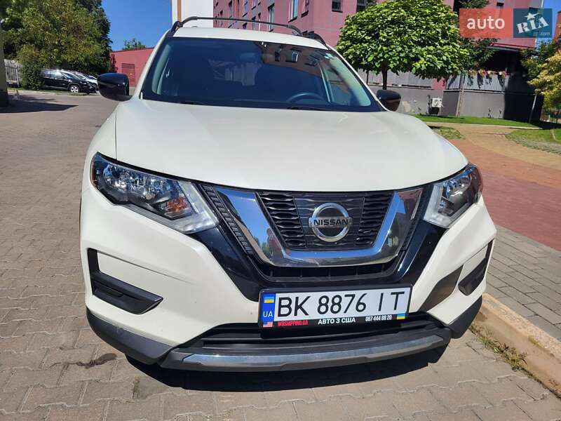 Внедорожник / Кроссовер Nissan Rogue 2017 в Ровно