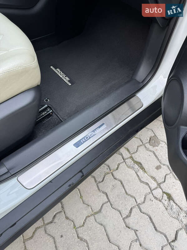 Позашляховик / Кросовер Nissan Rogue 2017 в Сумах