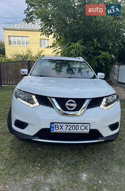 Позашляховик / Кросовер Nissan Rogue 2015 в Волочиську