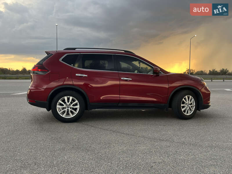 Позашляховик / Кросовер Nissan Rogue 2017 в Дніпрі