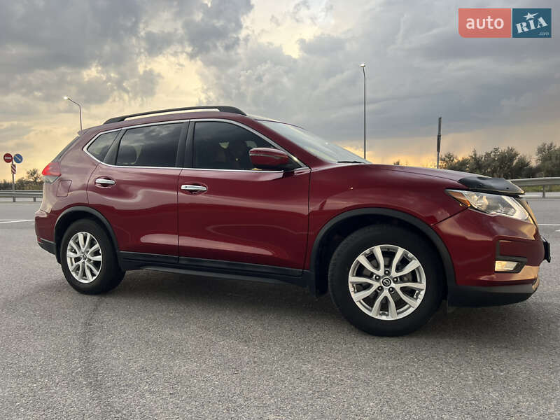 Позашляховик / Кросовер Nissan Rogue 2017 в Дніпрі