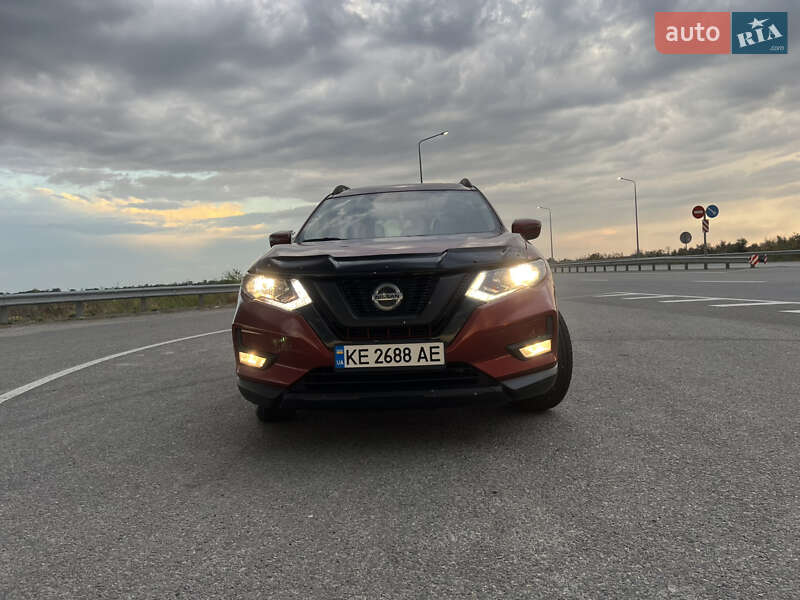 Позашляховик / Кросовер Nissan Rogue 2017 в Дніпрі