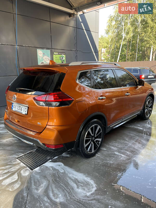 Внедорожник / Кроссовер Nissan Rogue 2017 в Харькове