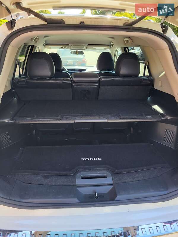 Внедорожник / Кроссовер Nissan Rogue 2017 в Ровно