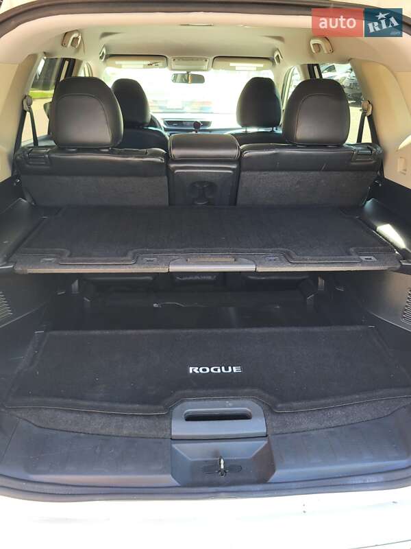 Внедорожник / Кроссовер Nissan Rogue 2017 в Ровно