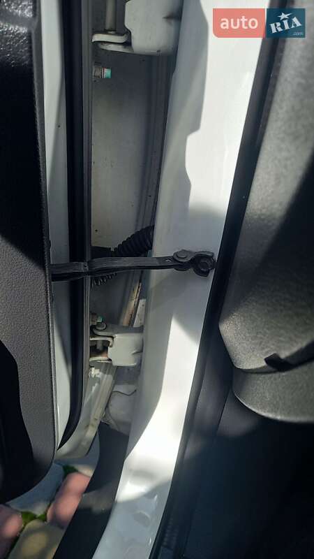 Внедорожник / Кроссовер Nissan Rogue 2016 в Киеве фото 22 Внедорожник / Кроссовер Nissan Rogue 2016 в Киеве