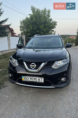 Внедорожник / Кроссовер Nissan Rogue 2016 в Тернополе