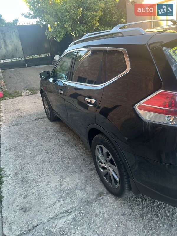 Позашляховик / Кросовер Nissan Rogue 2015 в Лубнах