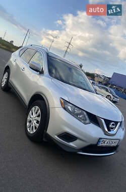 Внедорожник / Кроссовер Nissan Rogue 2015 в Ровно