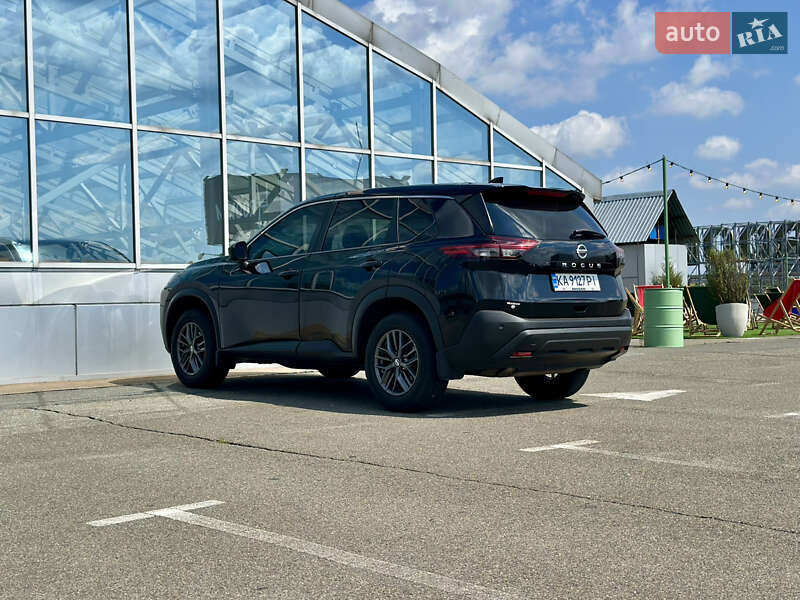 Внедорожник / Кроссовер Nissan Rogue 2021 в Киеве