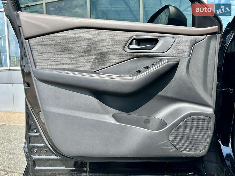 Внедорожник / Кроссовер Nissan Rogue 2021 в Киеве