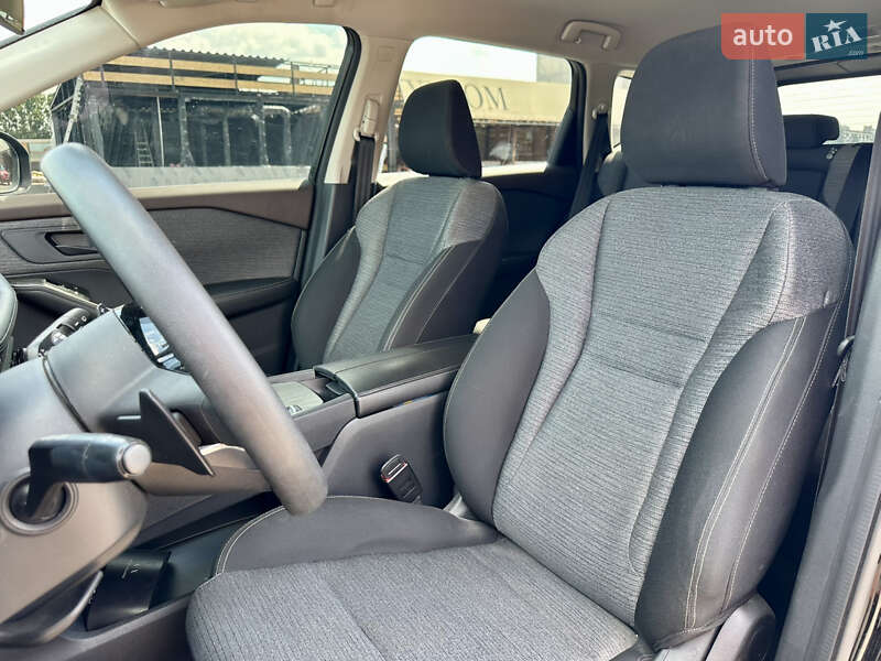 Внедорожник / Кроссовер Nissan Rogue 2021 в Киеве