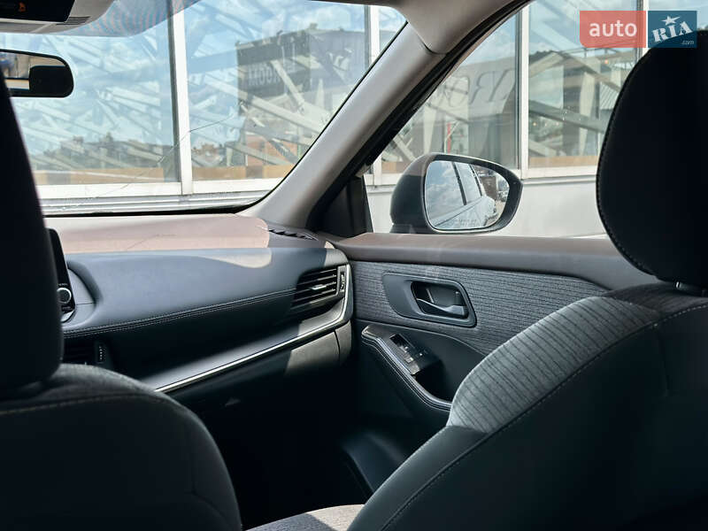 Внедорожник / Кроссовер Nissan Rogue 2021 в Киеве