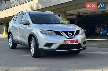 Позашляховик / Кросовер Nissan Rogue 2015 в Львові