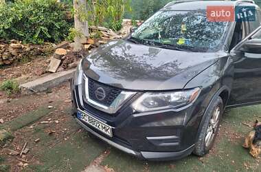 Позашляховик / Кросовер Nissan Rogue 2017 в Львові