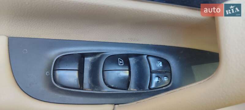 Позашляховик / Кросовер Nissan Rogue 2018 в Миколаєві