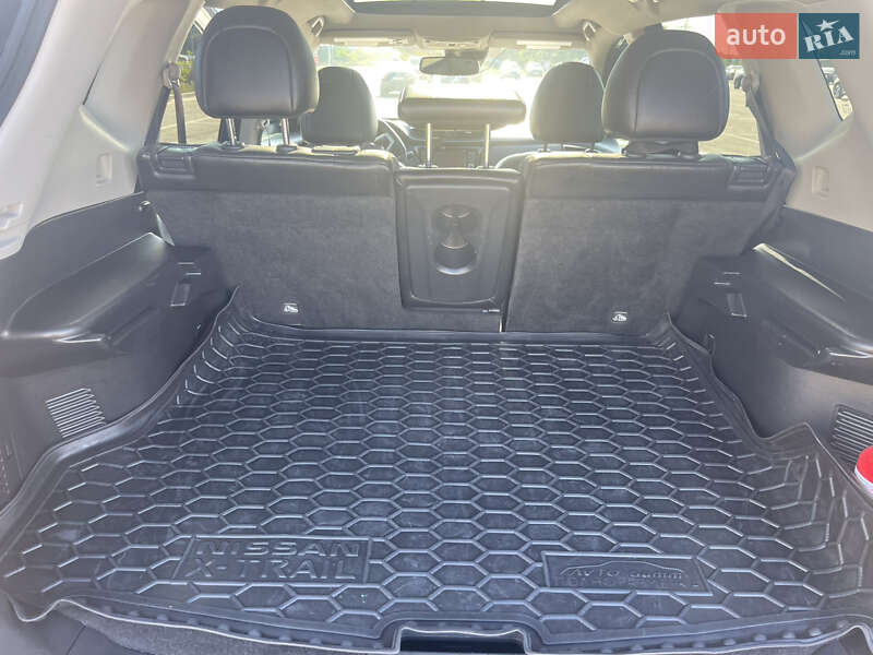 Внедорожник / Кроссовер Nissan Rogue 2017 в Ирпене