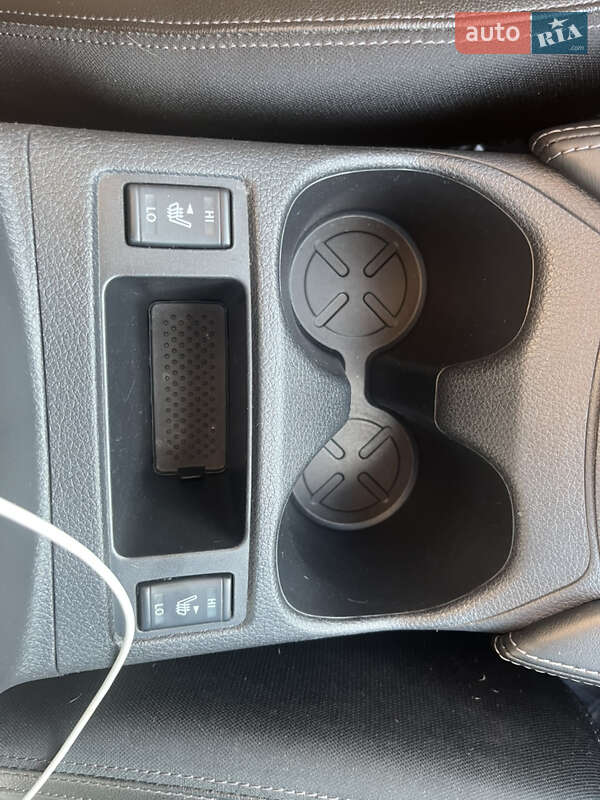 Внедорожник / Кроссовер Nissan Rogue 2017 в Ирпене