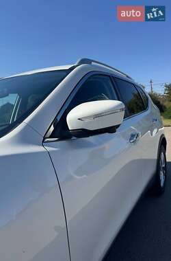 Внедорожник / Кроссовер Nissan Rogue 2015 в 