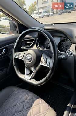 Позашляховик / Кросовер Nissan Rogue 2019 в 