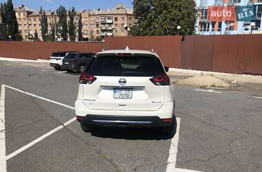 Внедорожник / Кроссовер Nissan Rogue 2018 в 