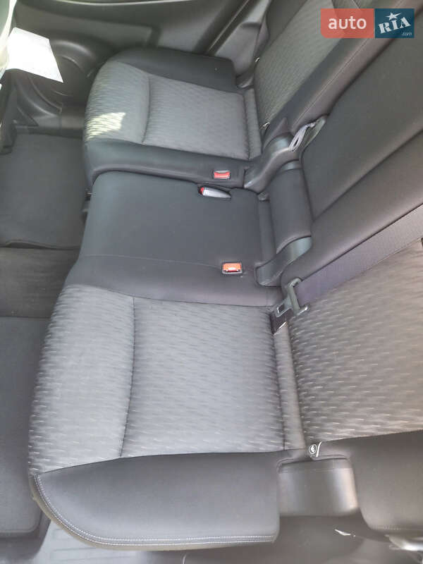 Внедорожник / Кроссовер Nissan Rogue 2016 в Полтаве