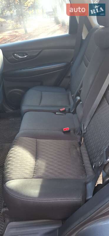 Позашляховик / Кросовер Nissan Rogue 2016 в Кривому Розі