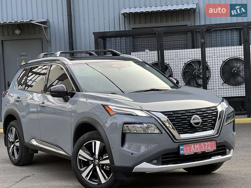 Внедорожник / Кроссовер Nissan Rogue 2023 в Ужгороде