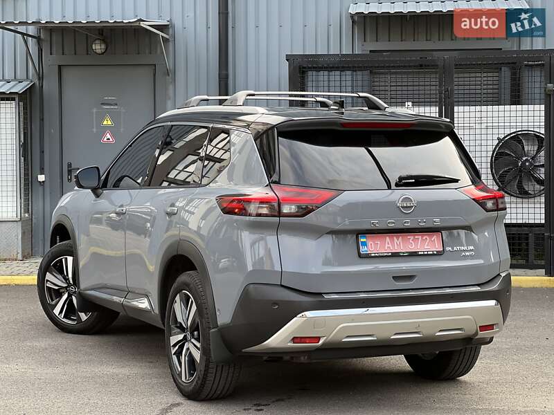 Внедорожник / Кроссовер Nissan Rogue 2023 в Ужгороде