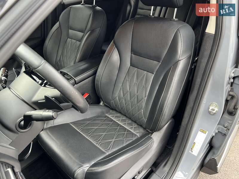 Внедорожник / Кроссовер Nissan Rogue 2023 в Ужгороде