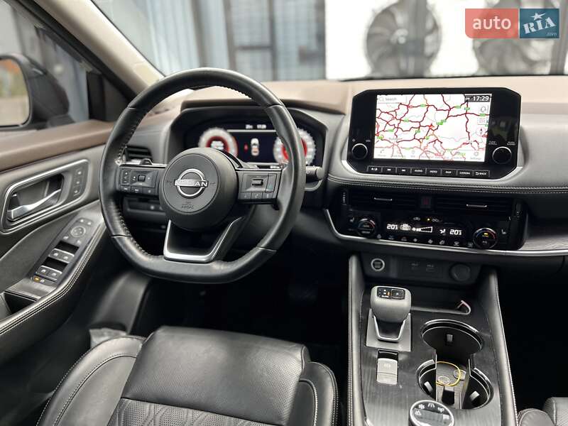 Внедорожник / Кроссовер Nissan Rogue 2023 в Ужгороде
