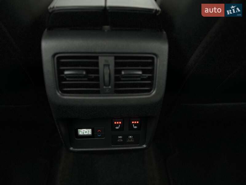 Внедорожник / Кроссовер Nissan Rogue 2023 в Ужгороде