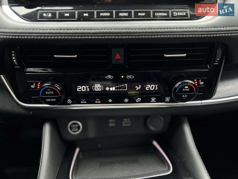 Внедорожник / Кроссовер Nissan Rogue 2023 в Ужгороде