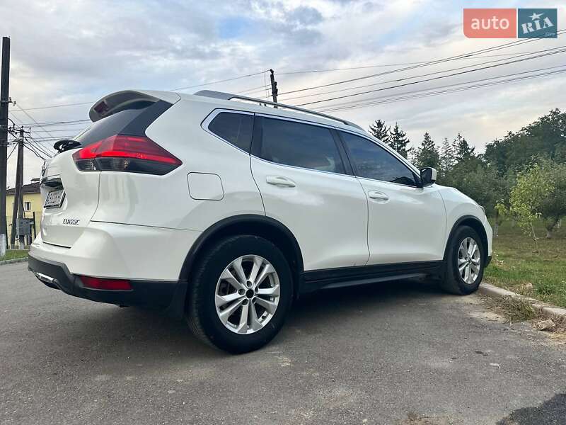 Позашляховик / Кросовер Nissan Rogue 2017 в Городківці