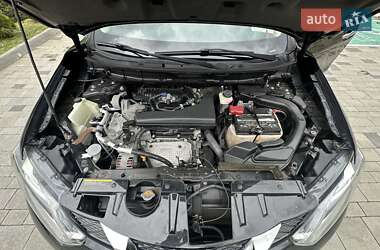 Позашляховик / Кросовер Nissan Rogue 2014 в 