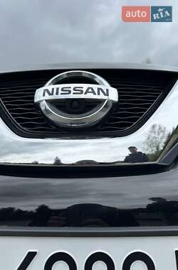 Позашляховик / Кросовер Nissan Rogue 2014 в 