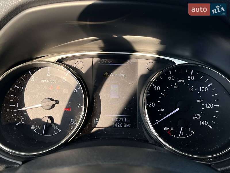 Внедорожник / Кроссовер Nissan Rogue 2015 в Львове