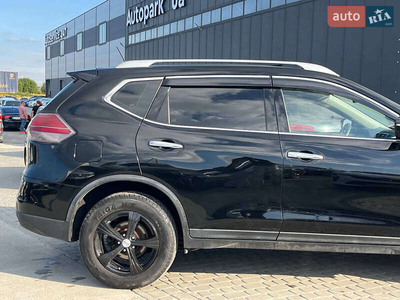 Внедорожник / Кроссовер Nissan Rogue 2015 в Львове