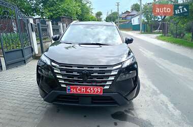 Внедорожник / Кроссовер Nissan Rogue 2024 в Остроге