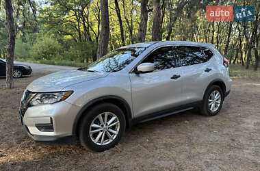 Внедорожник / Кроссовер Nissan Rogue 2017 в 