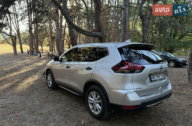 Внедорожник / Кроссовер Nissan Rogue 2017 в 
