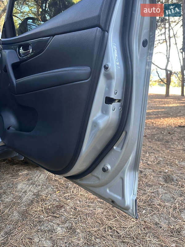 Позашляховик / Кросовер Nissan Rogue 2017 в Дніпрі фото 23 Позашляховик / Кросовер Nissan Rogue 2017 в Дніпрі