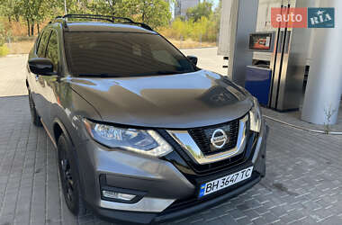 Внедорожник / Кроссовер Nissan Rogue 2017 в Николаеве