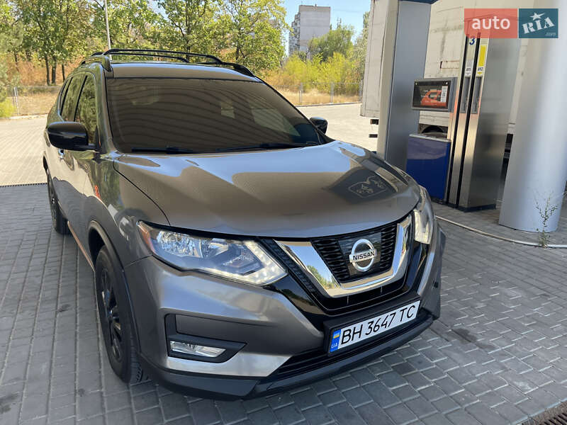 Внедорожник / Кроссовер Nissan Rogue 2017 в Николаеве
